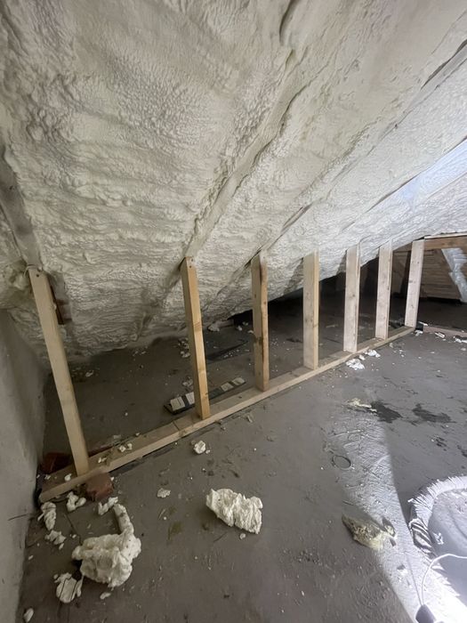 ППУ Утеплення піною (пінополіуретаном) житлових і промислових об’єктів