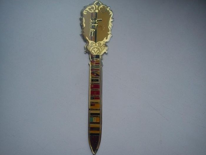 Канцелярский ножик, закладка К.Т.М. 1990 для открытия конвертов, писем