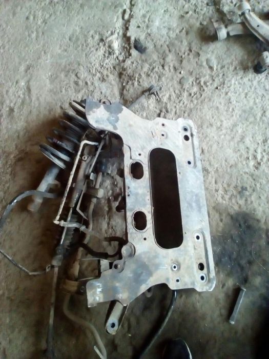 Передня балка підрамнік пежо партнер сітроен берлінго 96-08 р авторозб