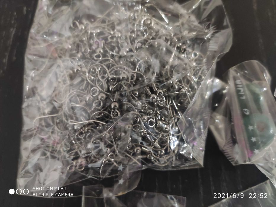 Acessórios brincos,fios,etc