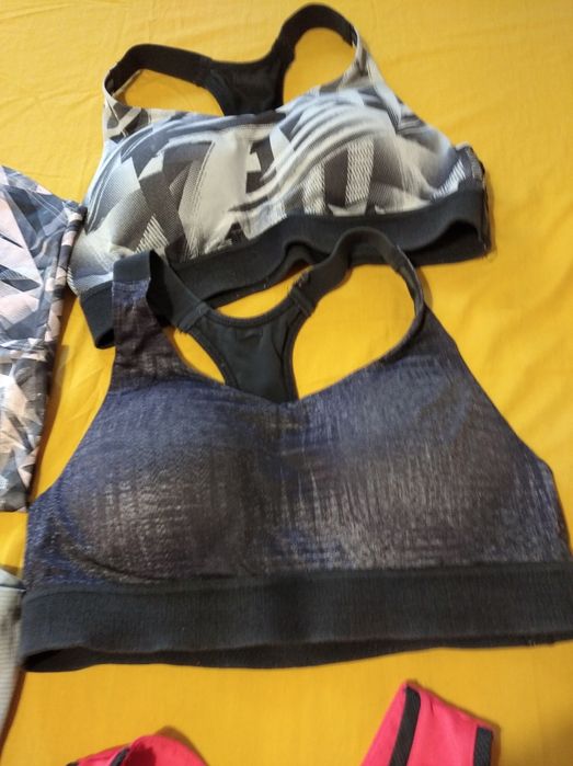 Tops e calças de desporto em ótimo estado