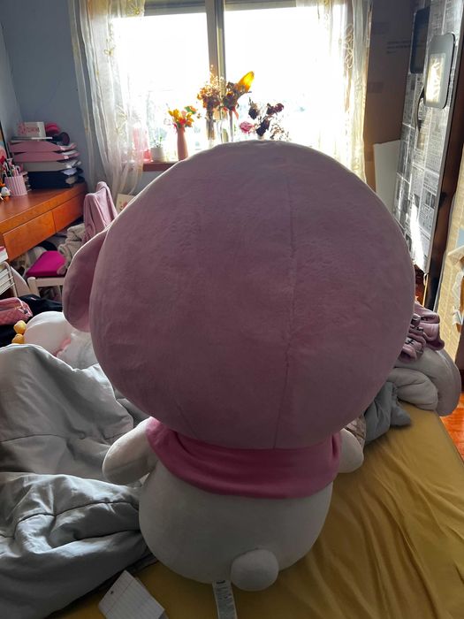 Hello Kitty gigante, nova