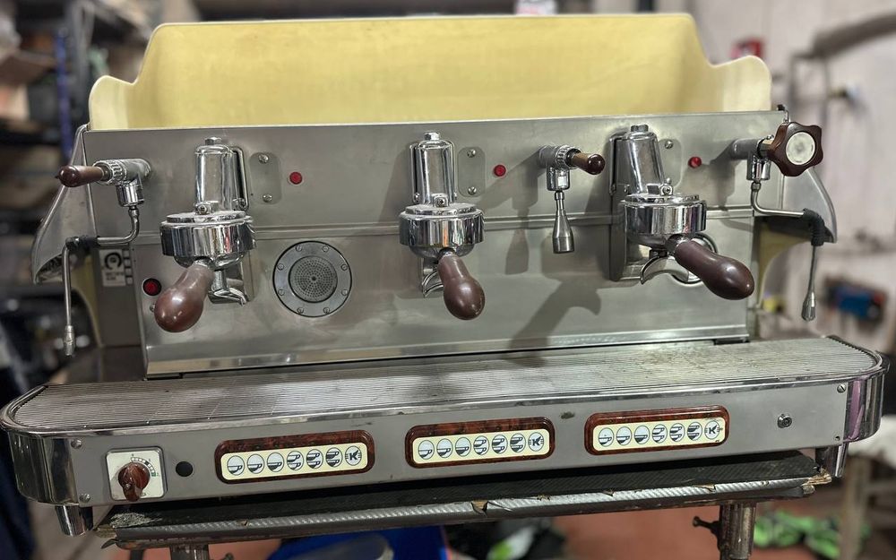 Продам кавомашину Elektra