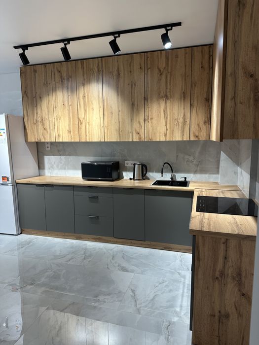 Оренда великої 2-х кімнатної,світло не вимикають