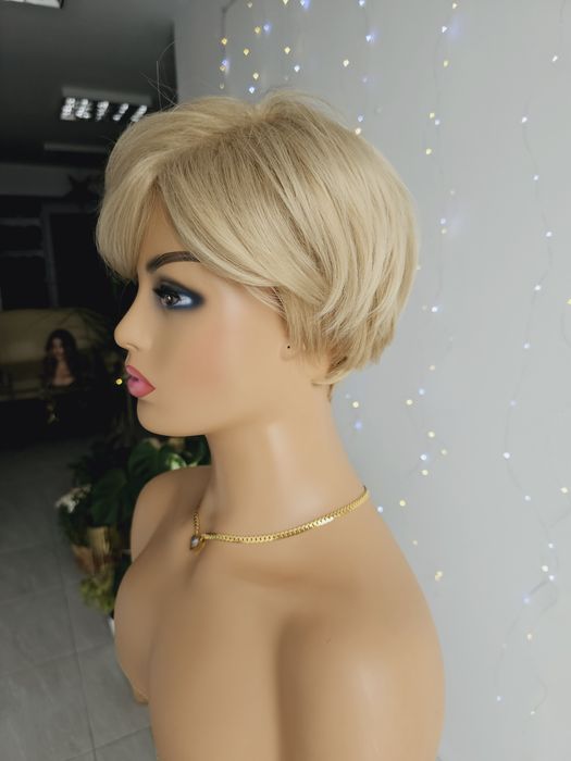 Krótka peruka naturalny blond KBS-14