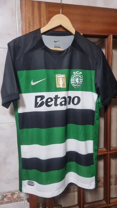 Camisola do Sporting comprada na loja verde  do gyokeres  n 9