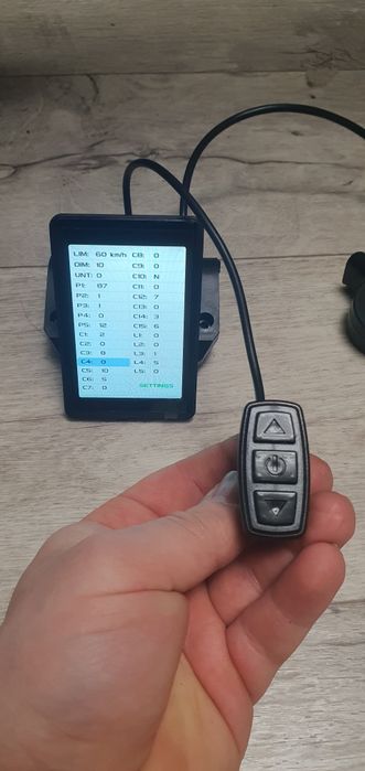 Комплект Kunteng: контроллер 48V 30A + цветной дисплей + ручка газа (новый)
9702
1