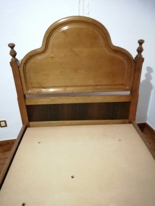 Cama de Solteiro/Estrado/Colchão