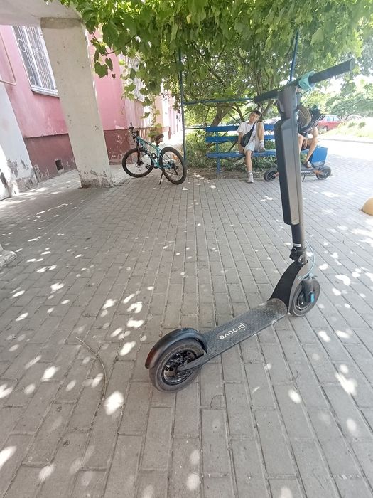 Продам срочно електросамокат Proove