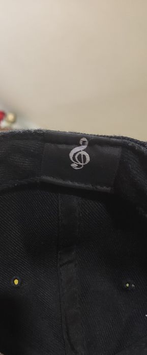 Bonés de vários estilos