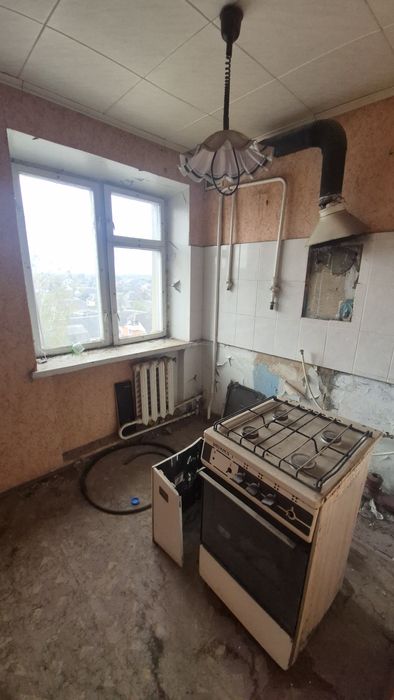 Продам 3-х кімнатну квартиру, р-н Ковельський  під ремонт