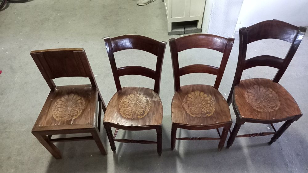 conjunto de 4 cadeiras antigas