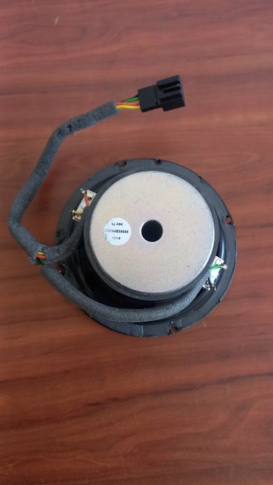 Динамик сабвуфера Bang and olufsen 8w9035382c audi a4 b9 a5 s5