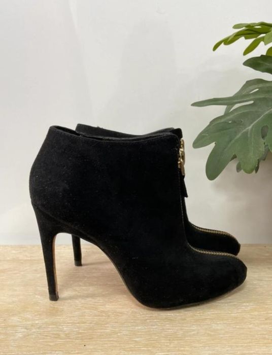 Ботильйони ZARA замшеві