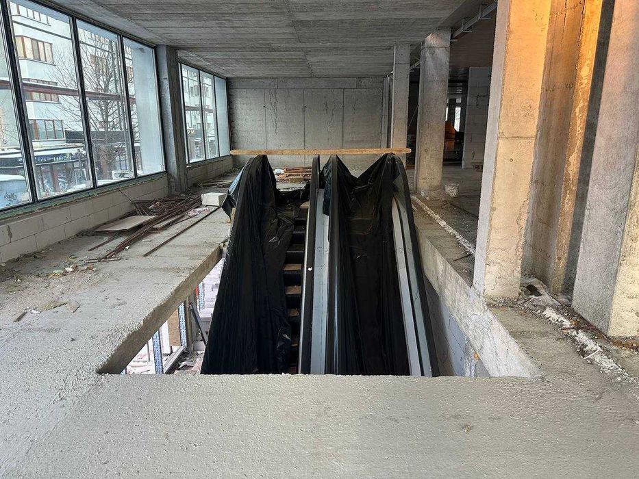 Оренда прим, 438 кв.м. Південний бульвар, 2 пов. власний ескалатор