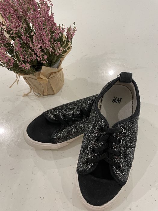 Кросівки та кеди на дівчинку устілки 17-17,5см