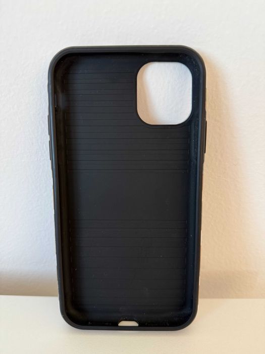 BURGA iPhone 11 Capa Tough // BURGA iPhone 11 Case Tough