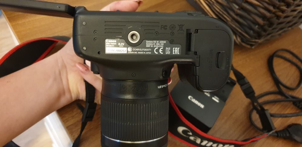Canon Eos 70d : body obiektyw ładowarka torba wodoodporna