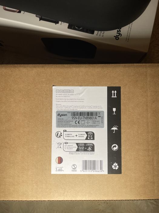 Продам Dyson Airwrap i.d. Multi-Styler and Dryer.