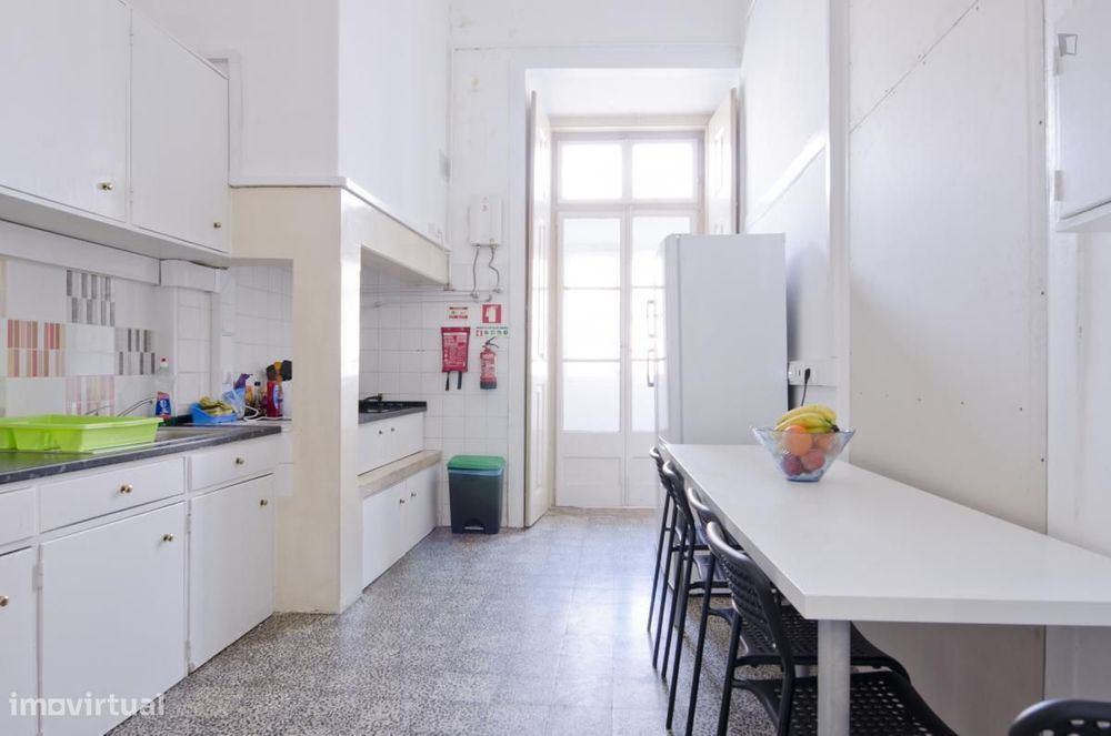 Quarto - localizado em Alcântara Lisbon