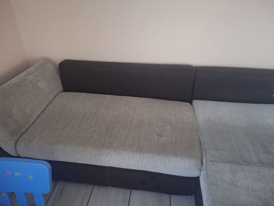 Sofa,naroźnik z funkcją spania.
