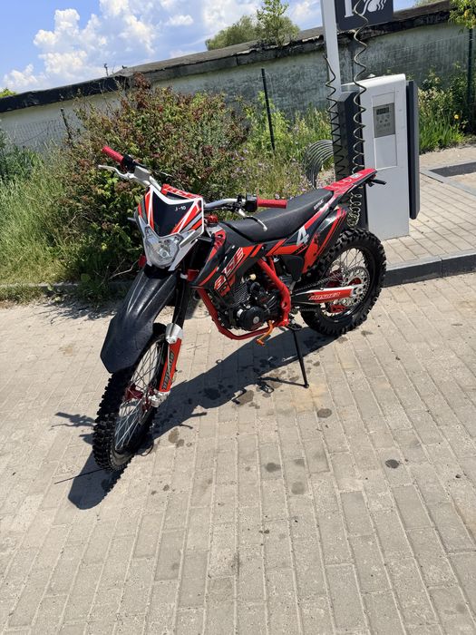 Продам bse j10 2021 рік 250 кубів