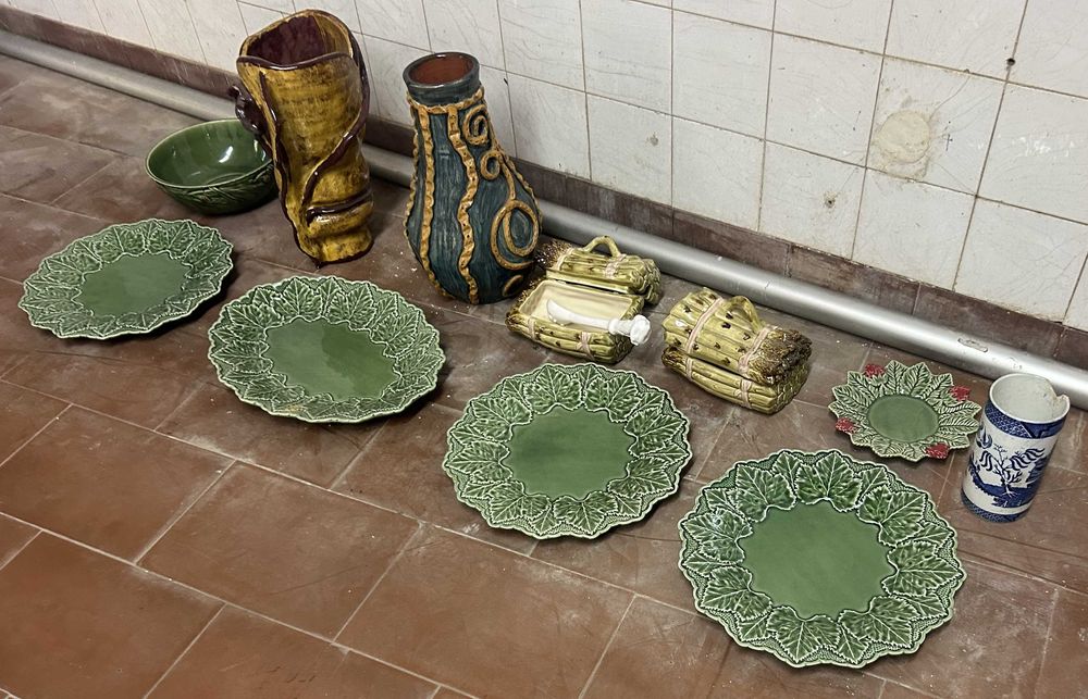 Lote 11 Peças de Cerâmica Vintage - Estilo Caldas / Bordallo e Artesanato