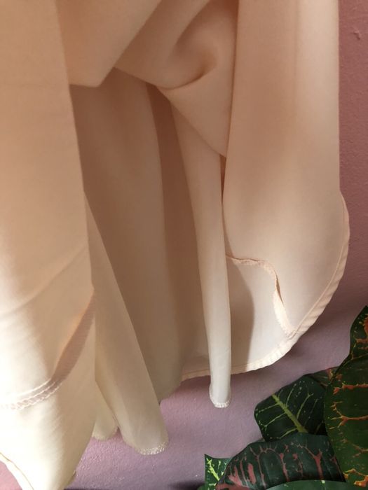 MISSGUIDED Vestido Nude em Renda e Chiffon