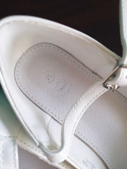 Buty baleriny na komunię białe na opcasie rozmiar 34