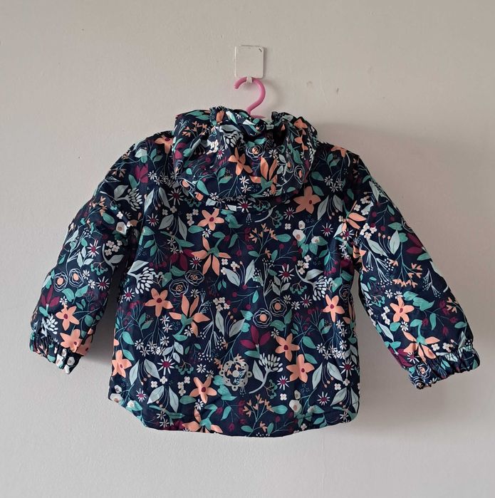 Kurtka zimowa - narciarska granatowo-błękitna z nadrukiem w kwiaty.