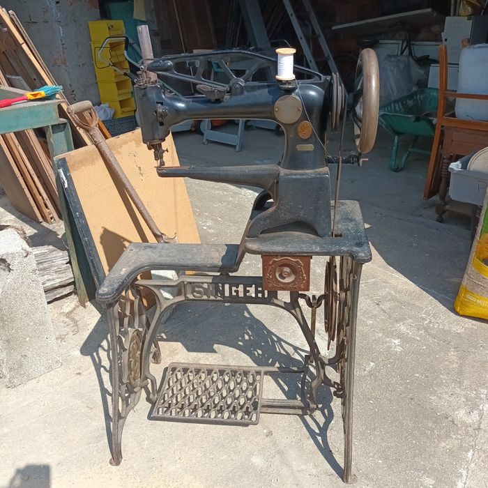 Maquina de sapateiro.