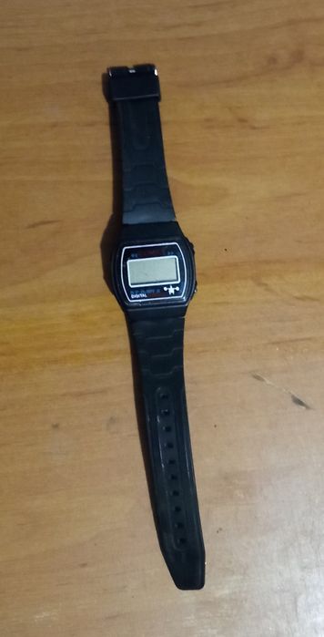 Продам часы наручные