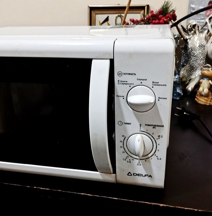 Микроволновка на запчасти Delfa