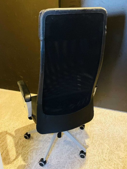 Krzesło biurowe Ikea Markus, duże