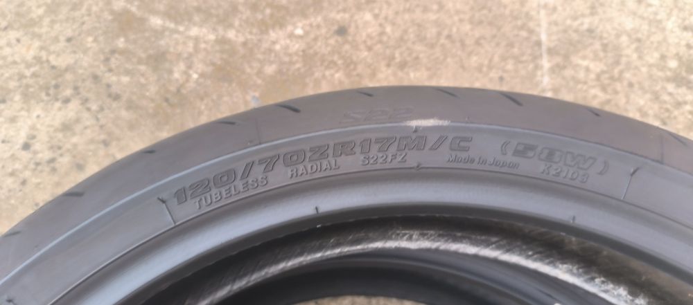 Резина 120.70.R17 i 180.55.R17.Ціна вказана за 1 шт.