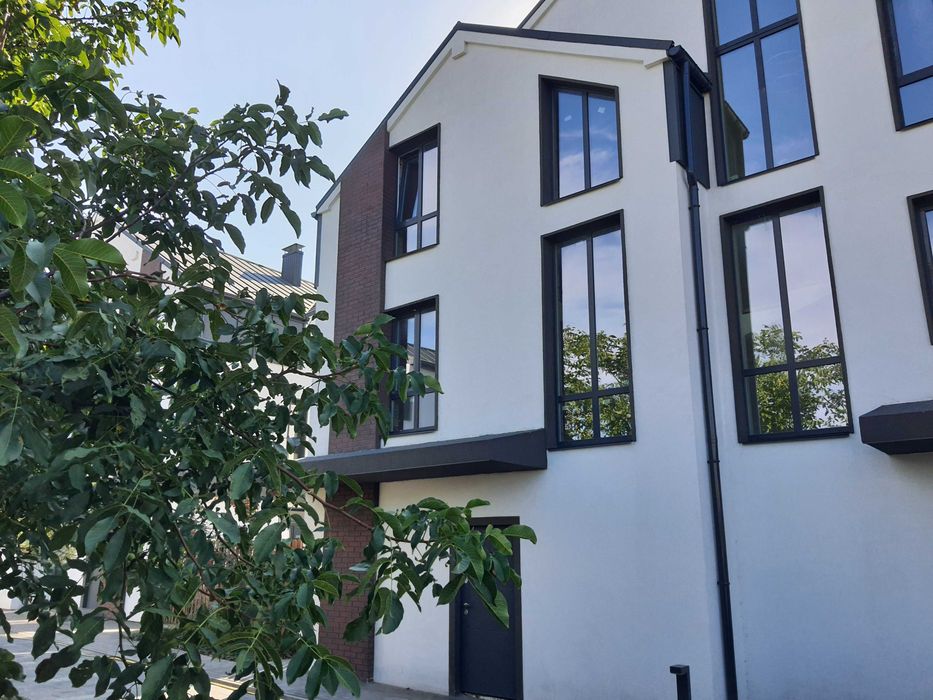 Готовий таунхаус в Києві (Жуляни). Краще ніж квартира