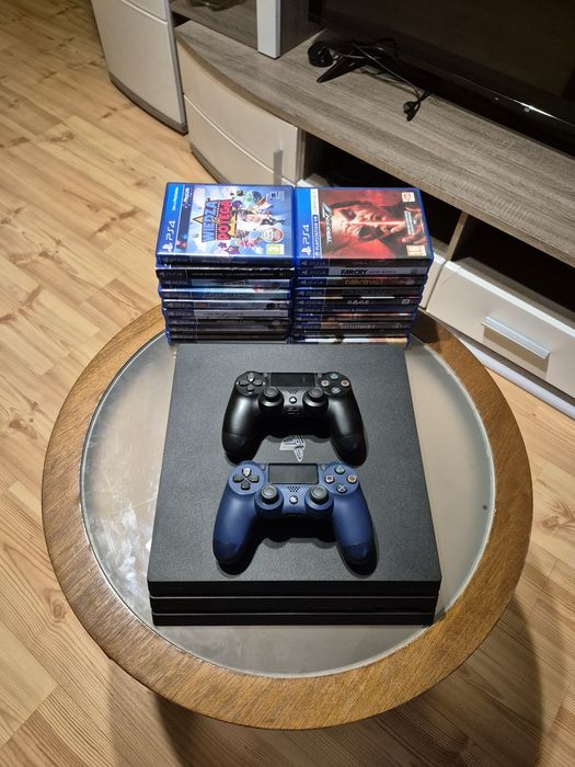 PlayStation 4 Ps4 Pro 1tb.  Stan idealny. Pad, gry