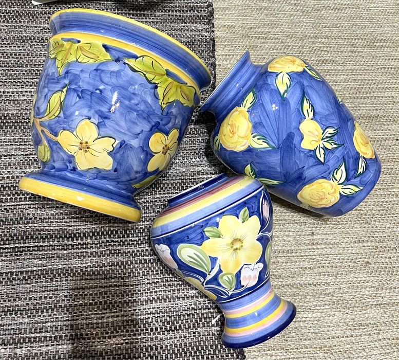 Pratos   + 3  jarras