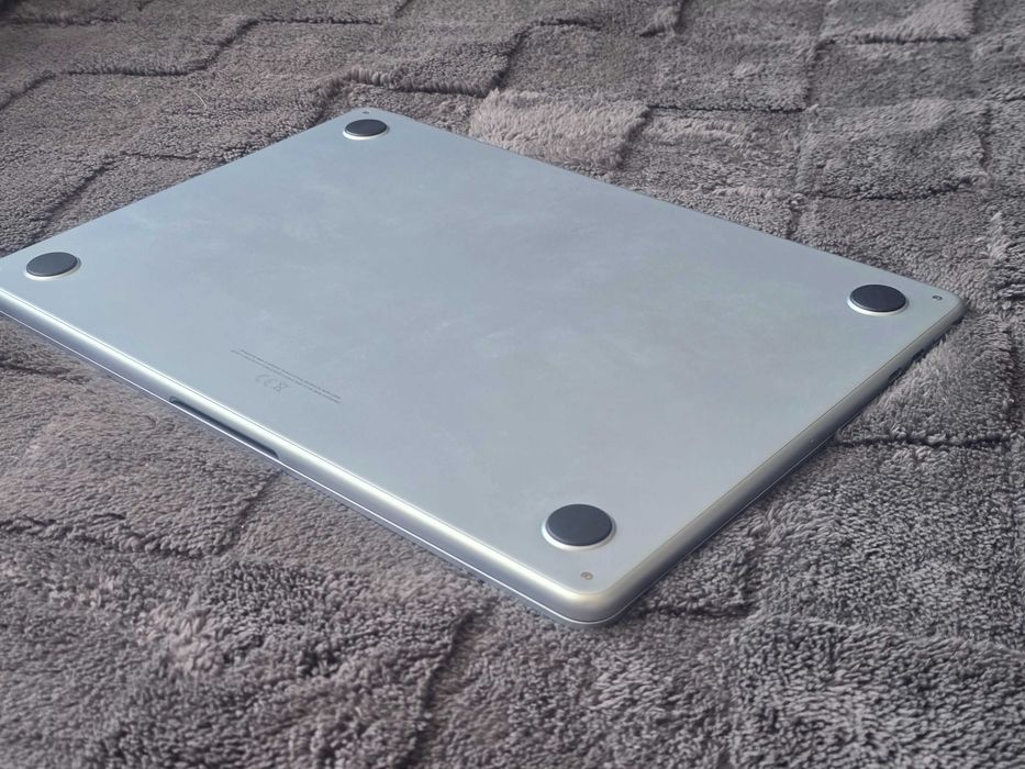 MacBook Air 13.6" M5 (A3449) Silver , заблокований ,icloud lock , донор