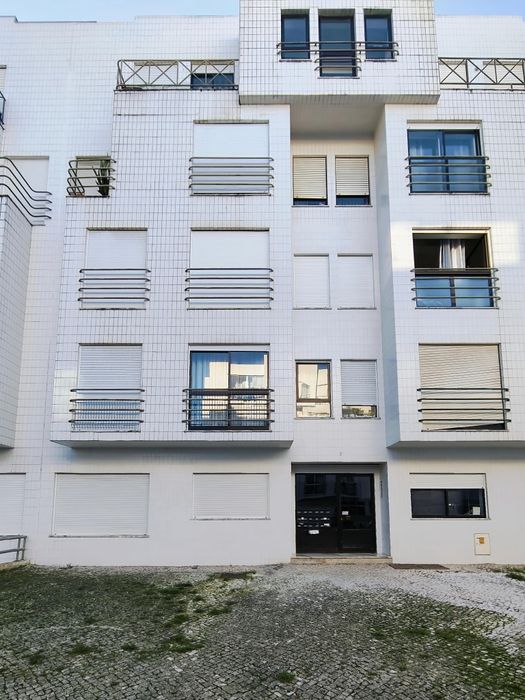 Apartamento T3 Rua Fernão Magalhães 9 Caldas da Rainha