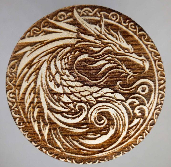 Magnes dekoracyjny ze smokiem – autorska grafika wypalana laserowo