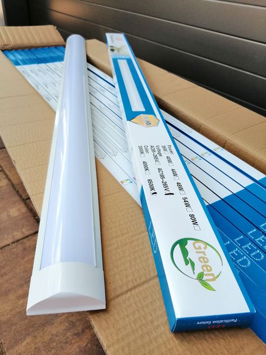 Lampa LED 120 cm 150V Barwa zimna-biała