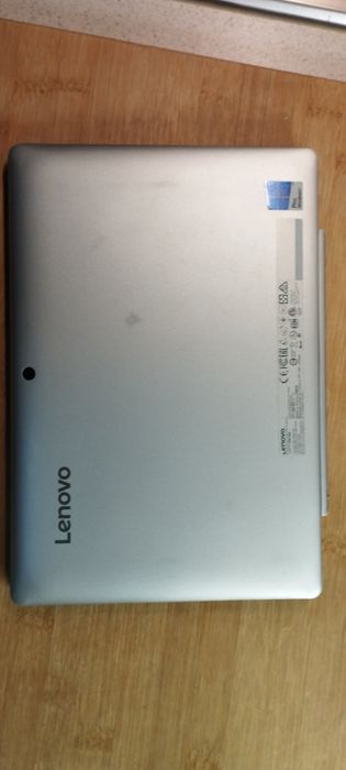 Lenovo IdeaPad Miix 310 (2-em-1) | 4GB RAM | Tablet e Portátil