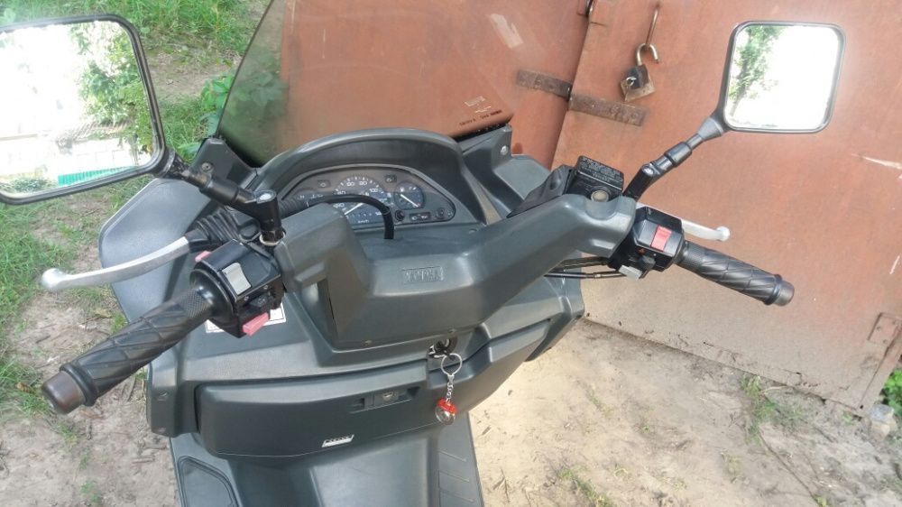 Продам максі скутер Ямаха Маджести 250.