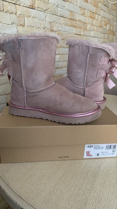 Уги для дівчинки 37