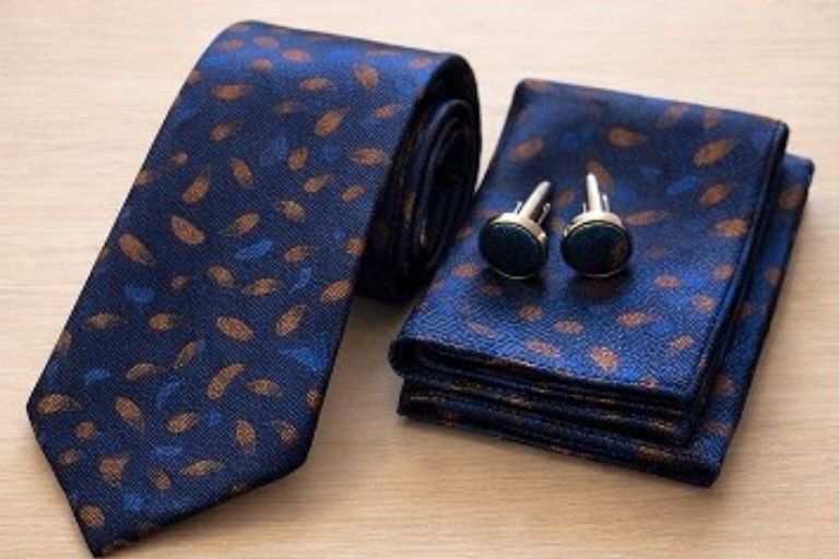 Чоловічий подарунковий набір: краватка, хустинка, запонки