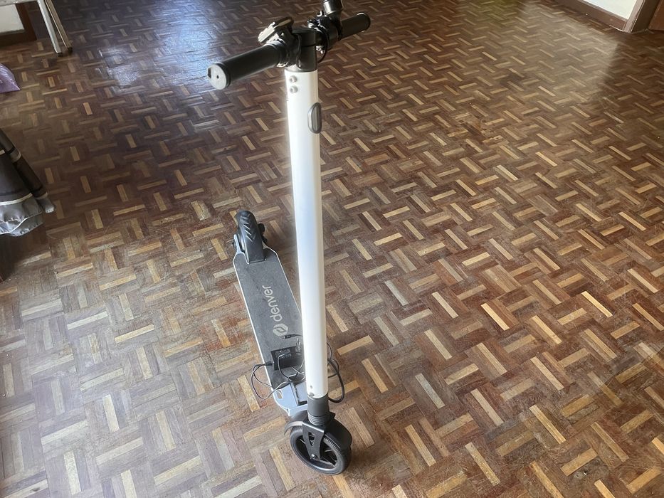 Trotinete Denver com 3 mudanças.