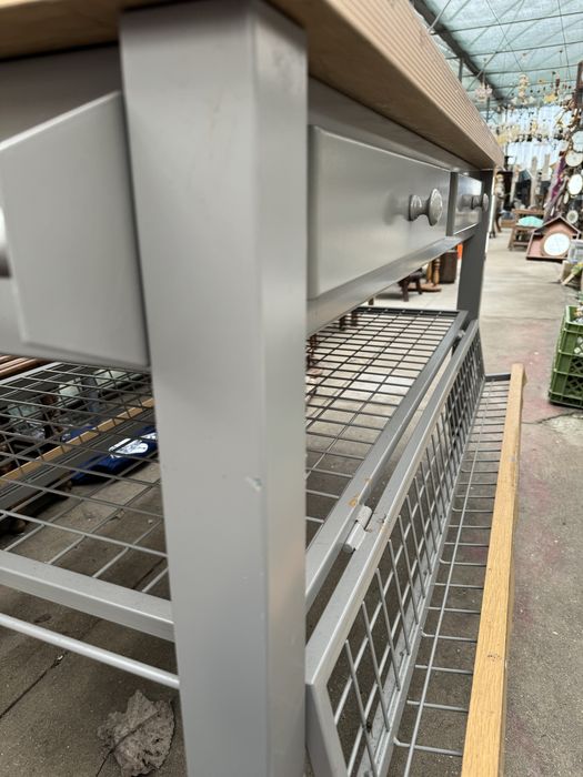 Vendo Mesas/Bancadas de Trabalho em bom estado!