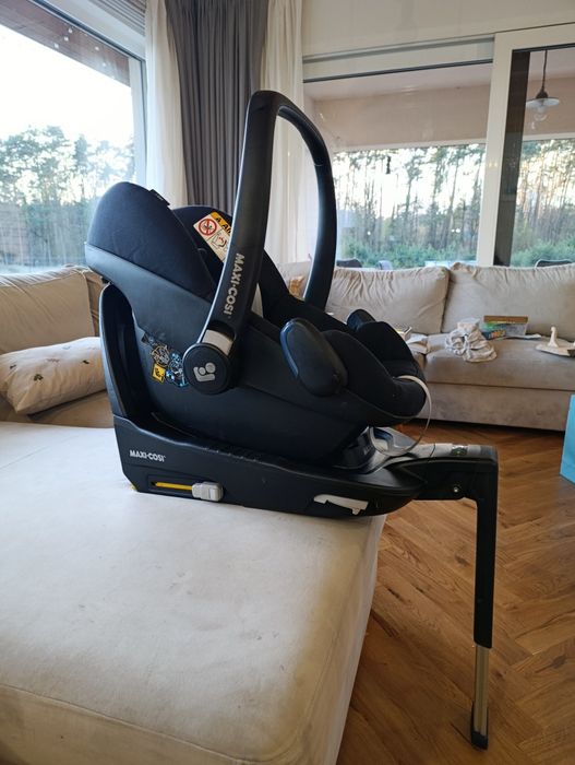 Maxi Cosi i-Size baza plus fotelik