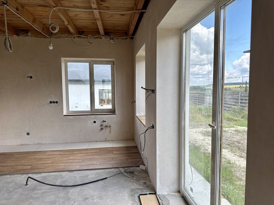 Продаж будинку з частковим ремонтом. Ціна - 79 000$ без комісії